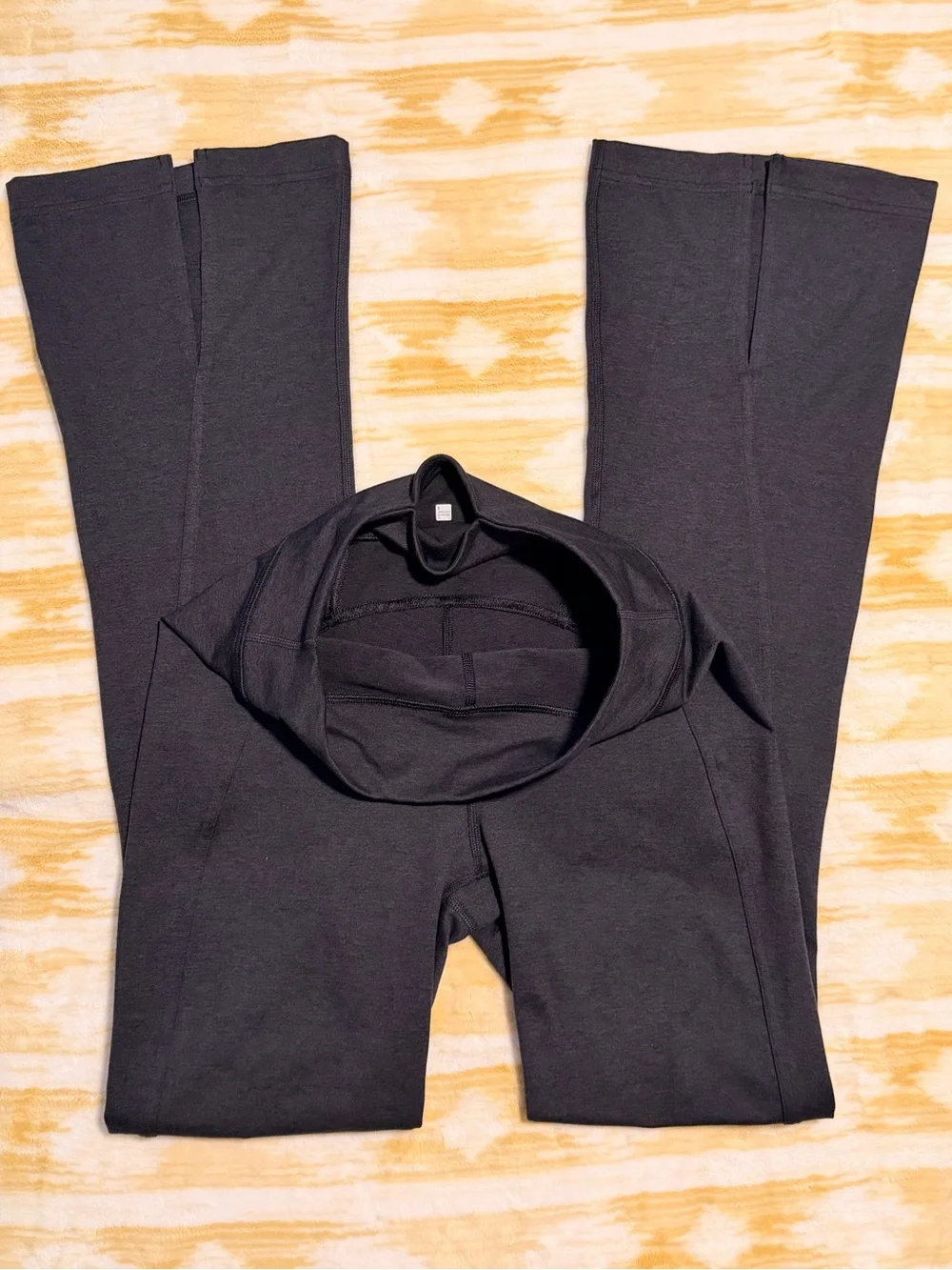 Lululemon Soft Sueded Split-Hem High-Rise Mini-Flare Pant size 8 Perfect Cond